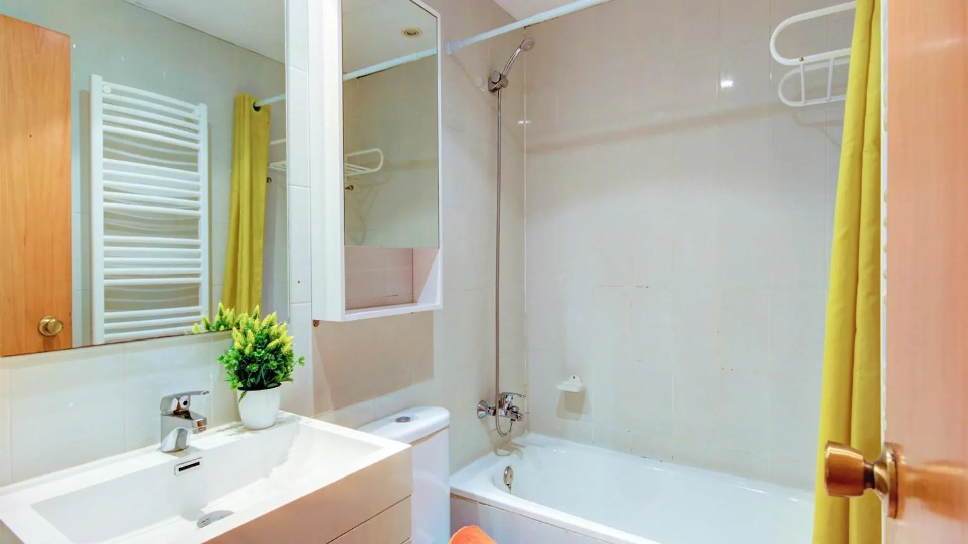 Cosy Apartment Near Beach Empuriabrava 0*,  Spain