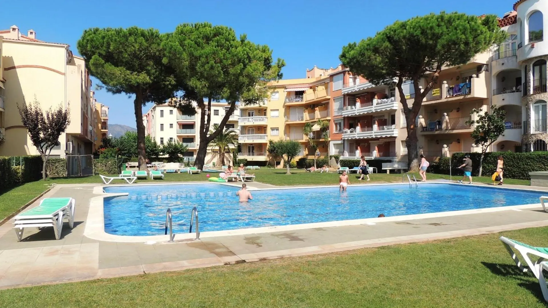 Cosy Apartment Near Beach Empuriabrava 0*,